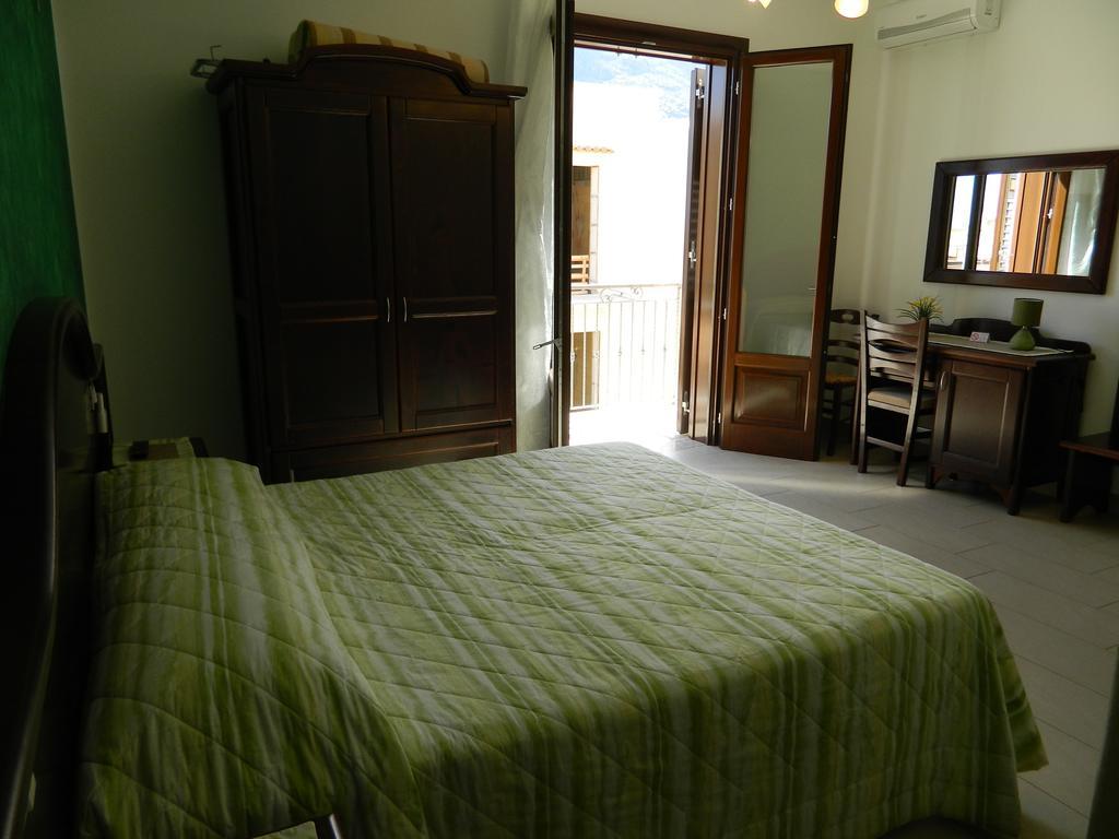 Baia Santa Margherita B&B Castelluzzo Room photo